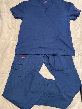 Women’s Dickies Deep Blue Medical Scrub Top and Cargo Pants Set